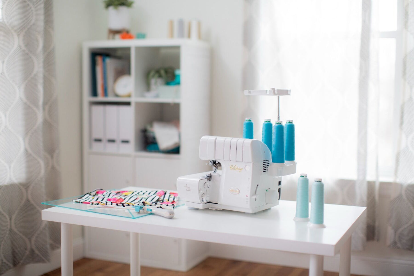 Baby Lock Victory Air-Threading Serger - with FREE Bundle (STWB-BLS3 + BA-LOK60D + BLE8W-FEET + BLSGTK)