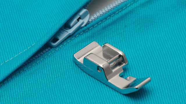 Baby Lock Zipper Foot - Right