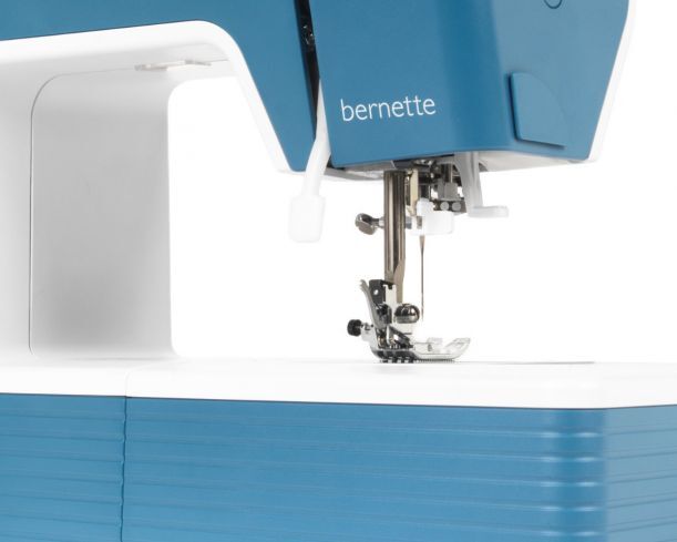 Bernette 05 Academy Sewing Machine