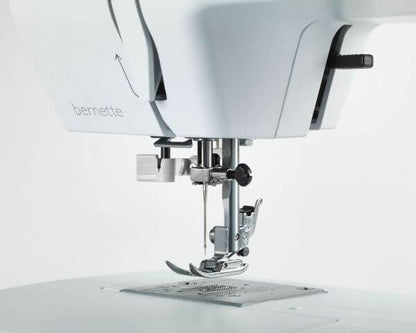 Bernette B33 Sewing Machine