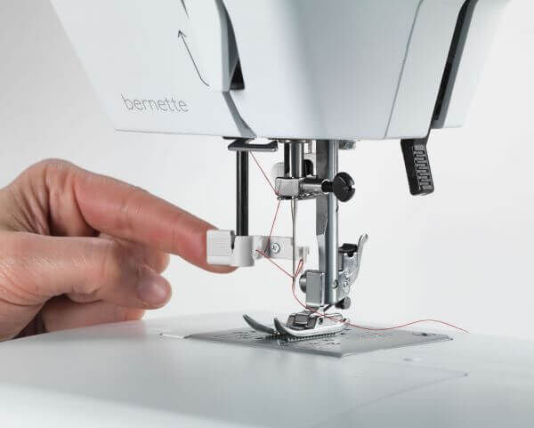 Bernette B33 Sewing Machine - Quality Sewing & Vacuum