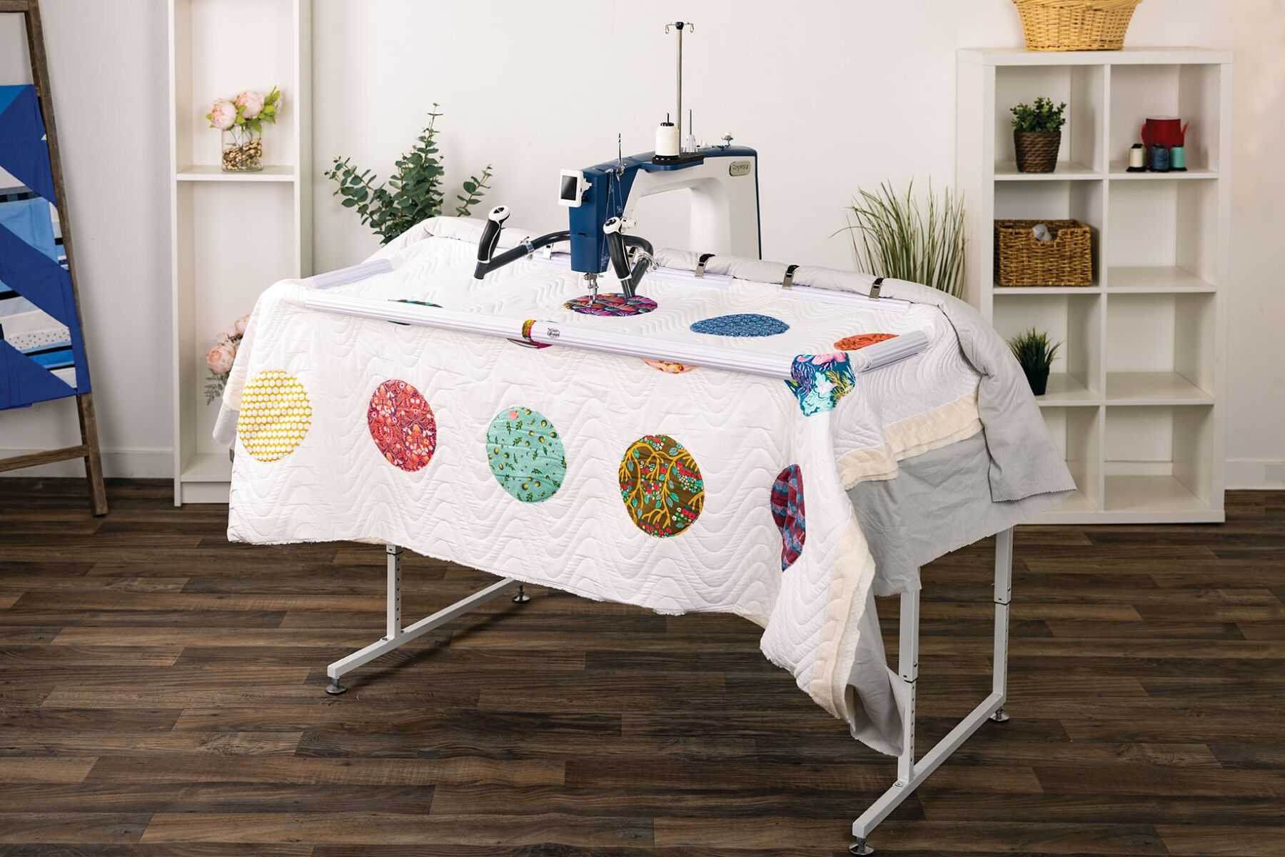 Grace Q'nique 19X Longarm Quilting Machine - with FREE Accessory Bundle!