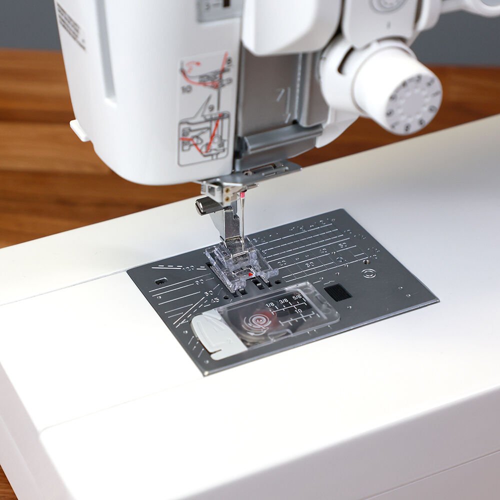 Handi Quilter HQ Stitch 610 Sewing Machine - Quality Sewing & Vacuum