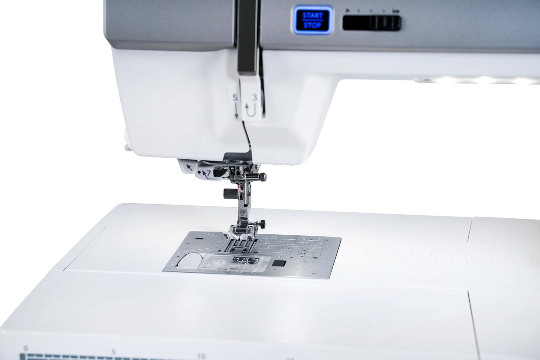 Janome Horizon Memory Craft 9480QC Professional Sewing & Quilting Machine