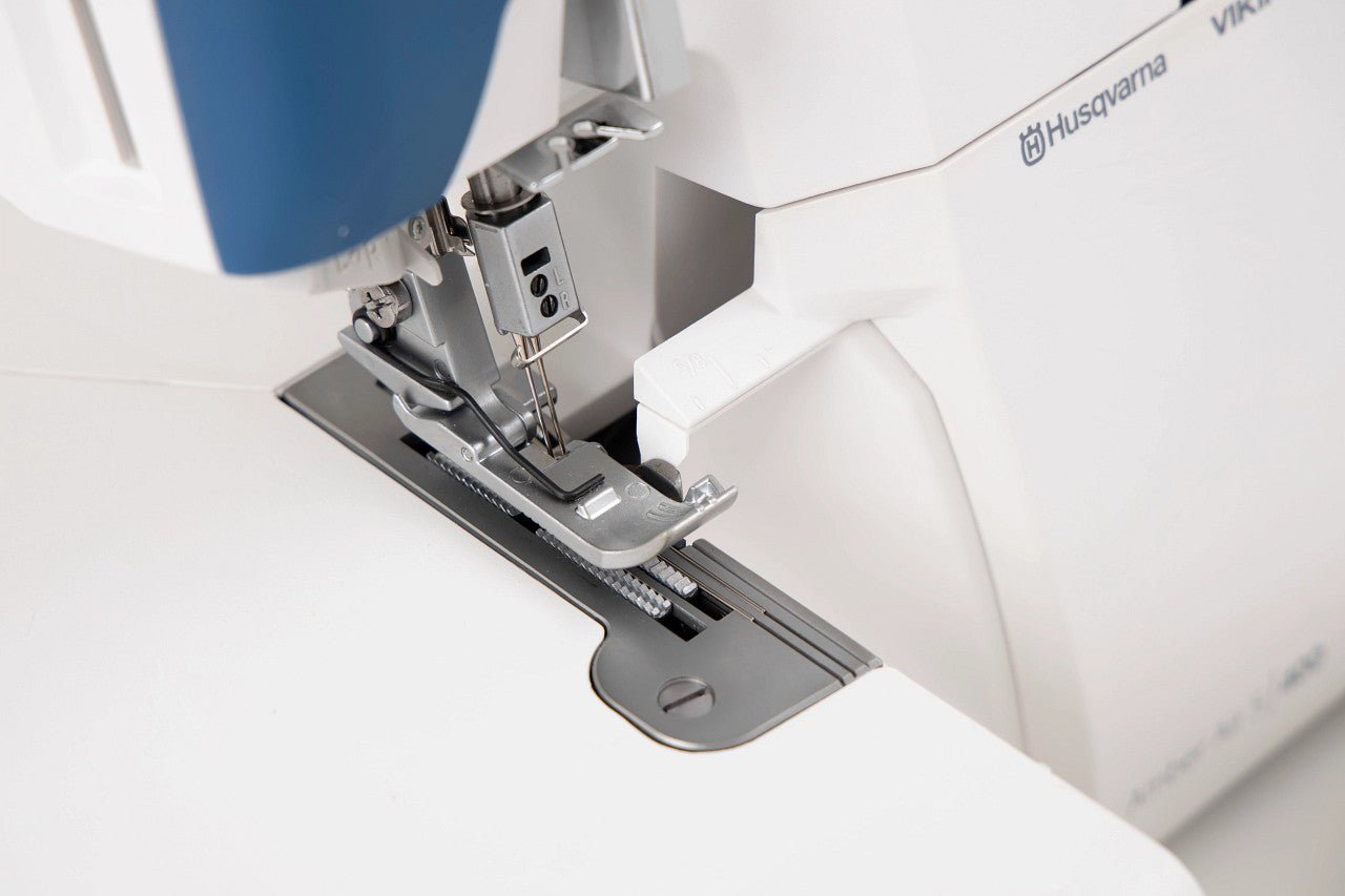 Viking Amber Air S 400 Air Threading Serger - Quality Sewing & Vacuum